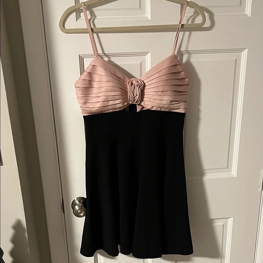 Rosette Ruched Bandeau Bodice Dress Coquette/ fit and flare/ Size 9/10 - Picture 4 of 7